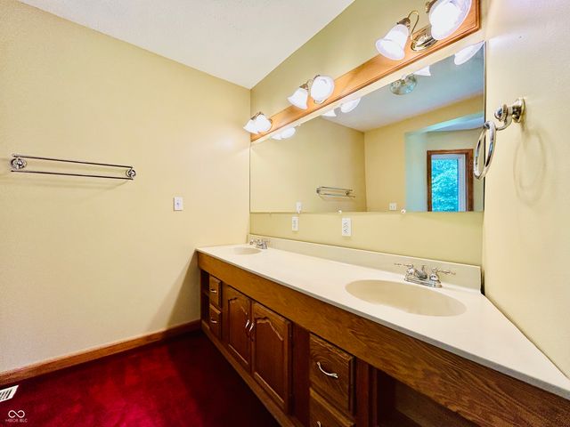 530 E County Road 825 N, Bainbridge, IN 46105