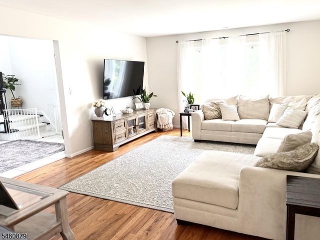 49 Raynor Rd, Morris Twp., NJ 07960