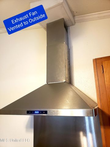 6 Davis Bayou Road, Ocean Springs, MS 39564