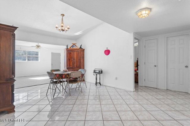 6 Davis Bayou Road, Ocean Springs, MS 39564