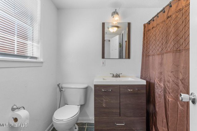 6 Davis Bayou Road, Ocean Springs, MS 39564