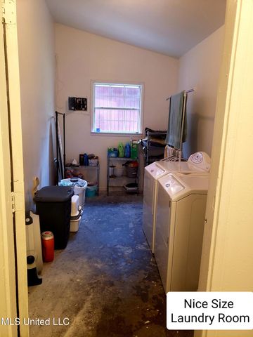 6 Davis Bayou Road, Ocean Springs, MS 39564