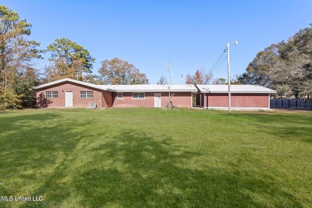 6 Davis Bayou Road, Ocean Springs, MS 39564