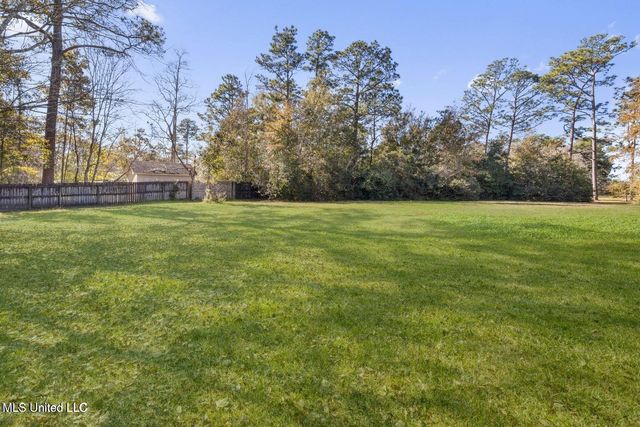 6 Davis Bayou Road, Ocean Springs, MS 39564