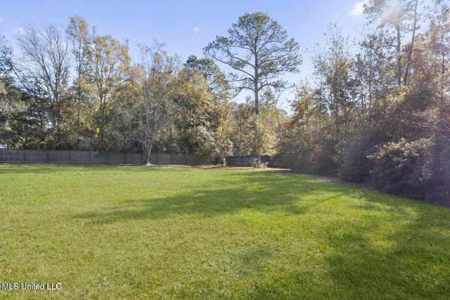 6 Davis Bayou Road, Ocean Springs, MS 39564