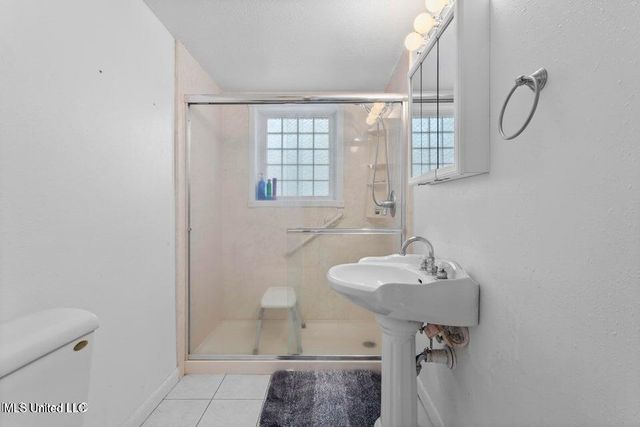 6 Davis Bayou Road, Ocean Springs, MS 39564