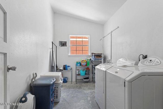 6 Davis Bayou Road, Ocean Springs, MS 39564