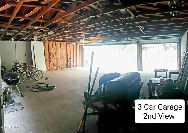 6 Davis Bayou Road, Ocean Springs, MS 39564