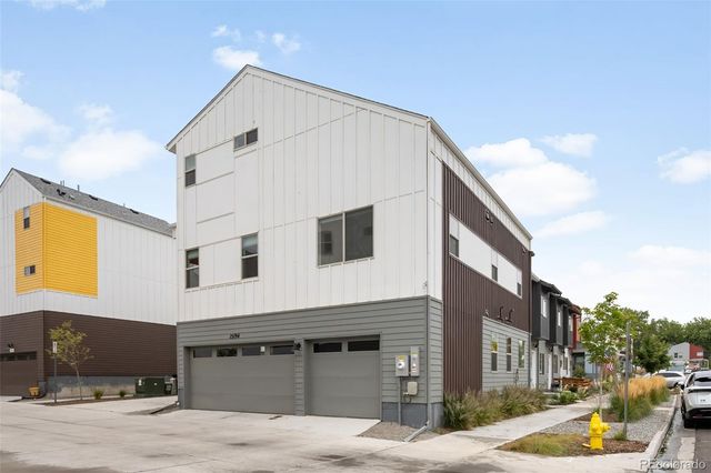 15194 W 69th Avenue, Arvada, CO 80007