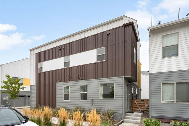 15194 W 69th Avenue, Arvada, CO 80007