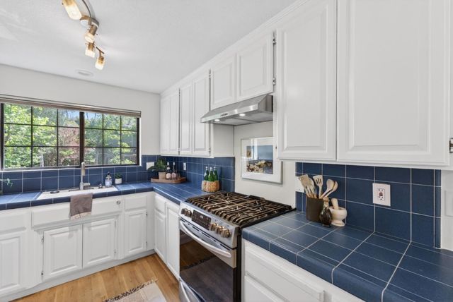 141 Southampton Lane A, Santa Cruz, CA 95062