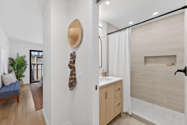 141 Southampton Lane A, Santa Cruz, CA 95062