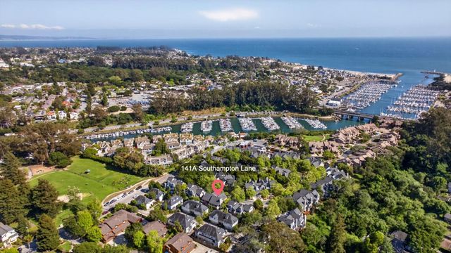 141 Southampton Lane A, Santa Cruz, CA 95062