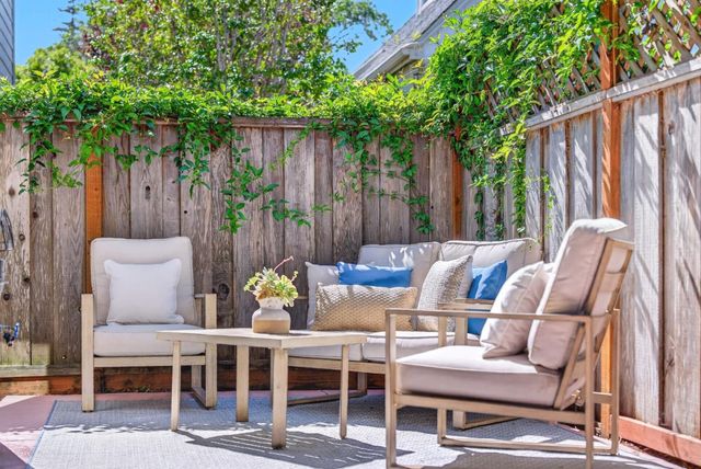 141 Southampton Lane A, Santa Cruz, CA 95062