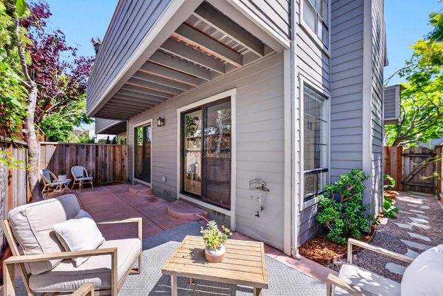 141 Southampton Lane A, Santa Cruz, CA 95062