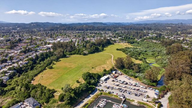 141 Southampton Lane A, Santa Cruz, CA 95062