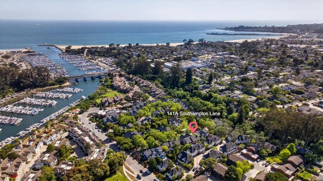 141 Southampton Lane A, Santa Cruz, CA 95062
