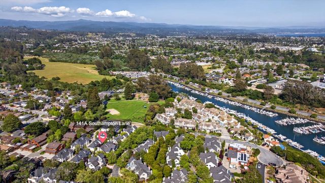 141 Southampton Lane A, Santa Cruz, CA 95062