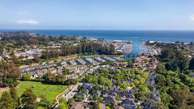 141 Southampton Lane A, Santa Cruz, CA 95062