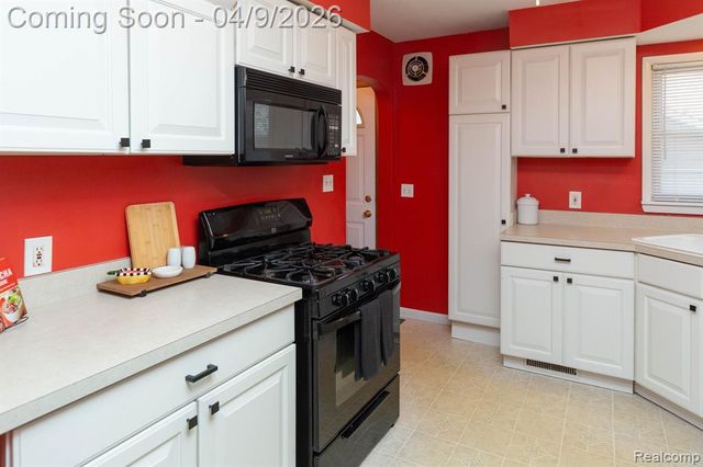 16696 Beech Daly Road, Redford, MI 48240