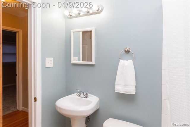 16696 Beech Daly Road, Redford, MI 48240