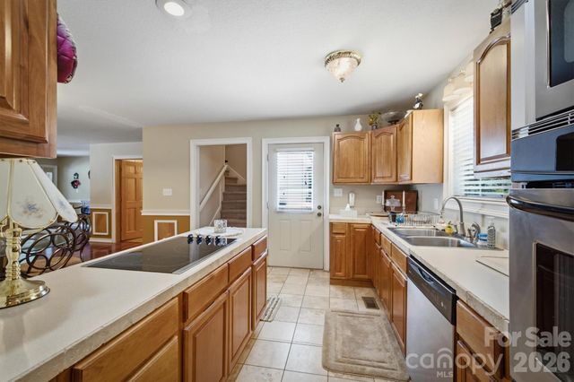 805 Bannon Place SW, Lenoir, NC 28645