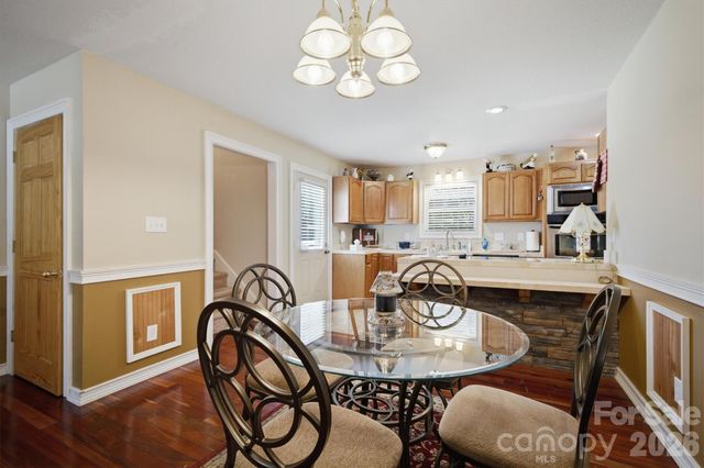 805 Bannon Place SW, Lenoir, NC 28645