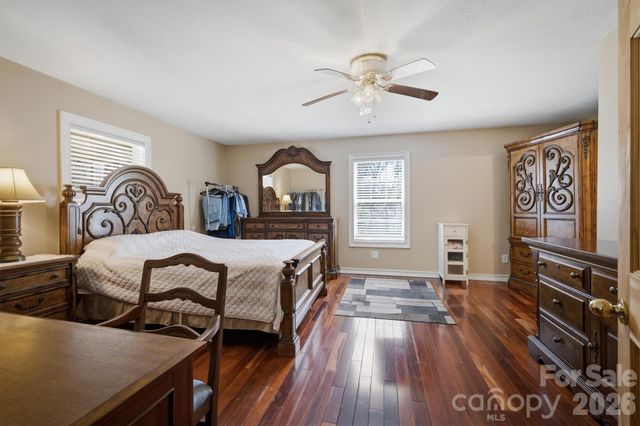 805 Bannon Place SW, Lenoir, NC 28645