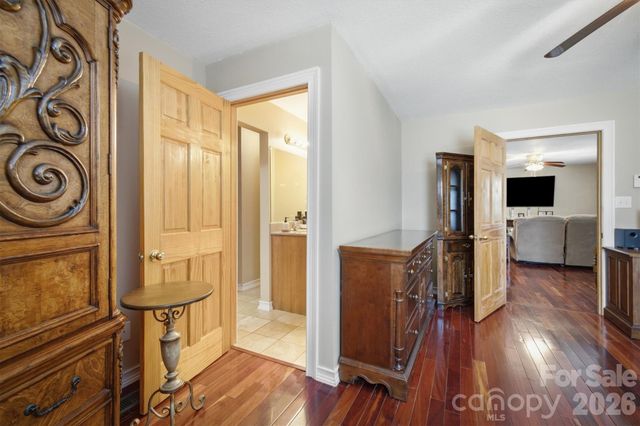 805 Bannon Place SW, Lenoir, NC 28645