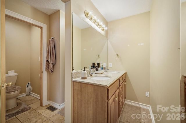 805 Bannon Place SW, Lenoir, NC 28645