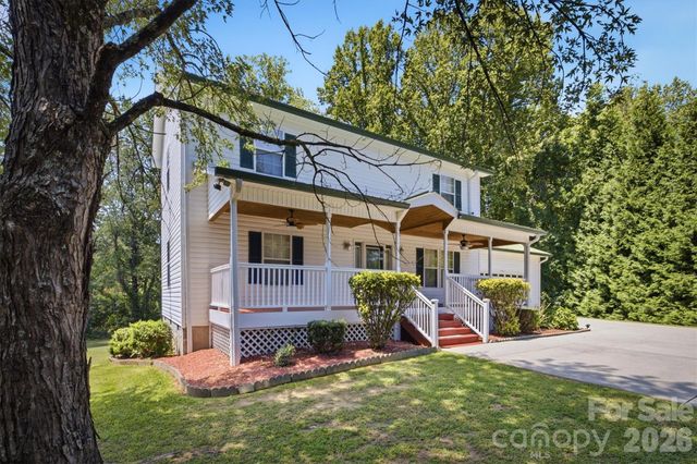 805 Bannon Place SW, Lenoir, NC 28645