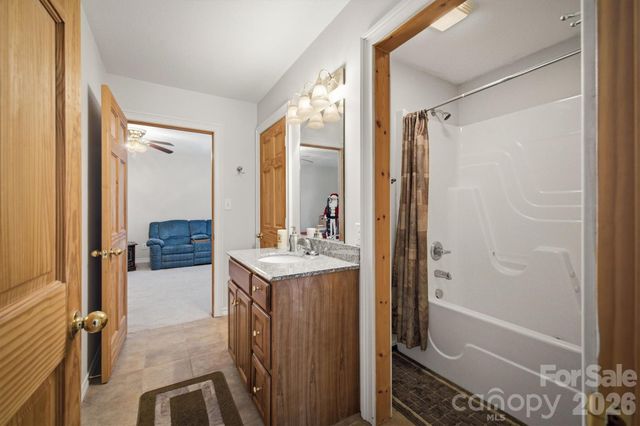 805 Bannon Place SW, Lenoir, NC 28645