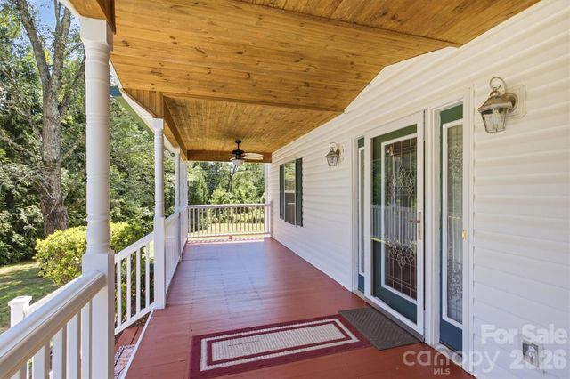 805 Bannon Place SW, Lenoir, NC 28645