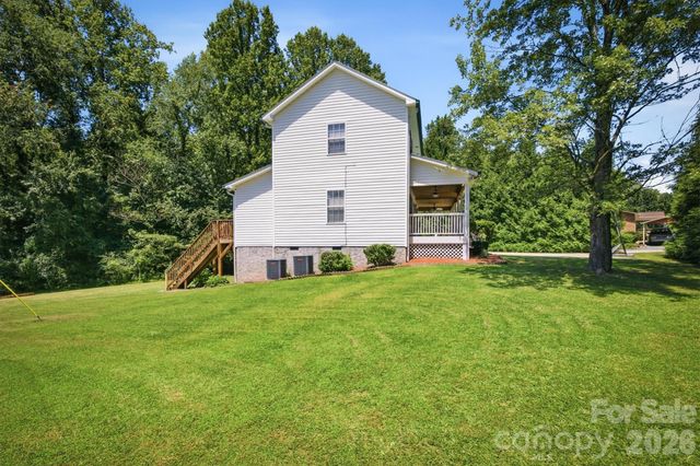 805 Bannon Place SW, Lenoir, NC 28645