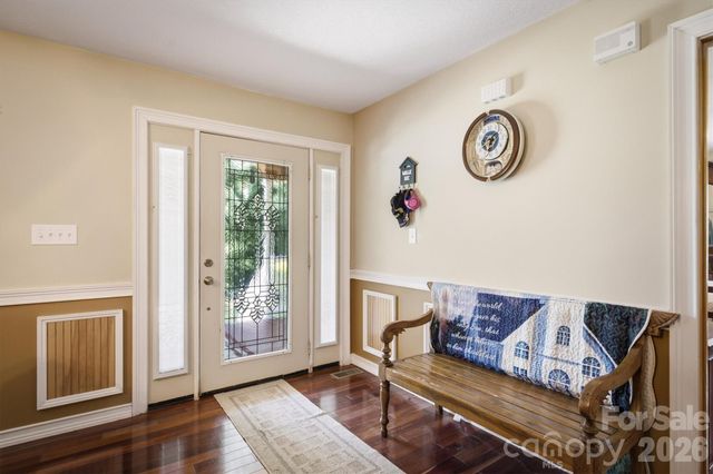 805 Bannon Place SW, Lenoir, NC 28645