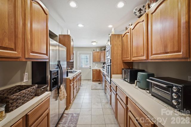 805 Bannon Place SW, Lenoir, NC 28645