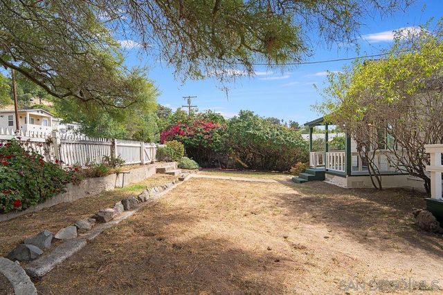 2924 Helix St, Spring Valley, CA 91977