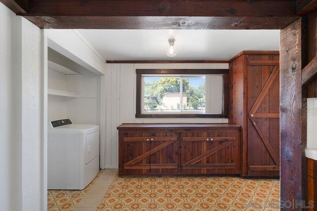 2924 Helix St, Spring Valley, CA 91977