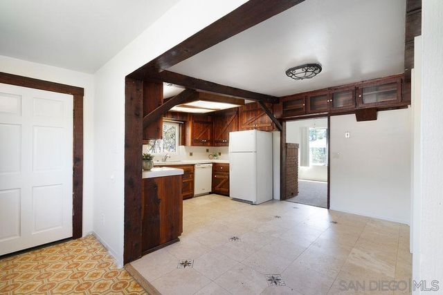 2924 Helix St, Spring Valley, CA 91977