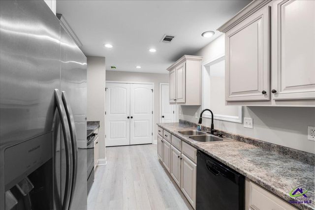 705 Tallulah Trail, Warner Robins, GA 31088