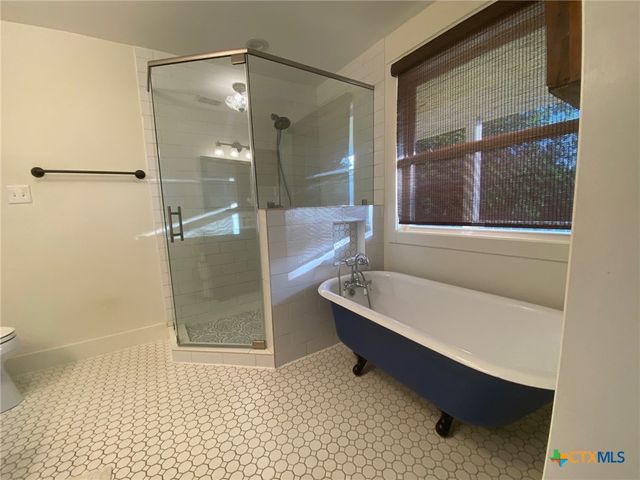 306 Plainview Road, Wimberley, TX 78676