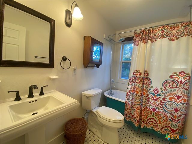 306 Plainview Road, Wimberley, TX 78676