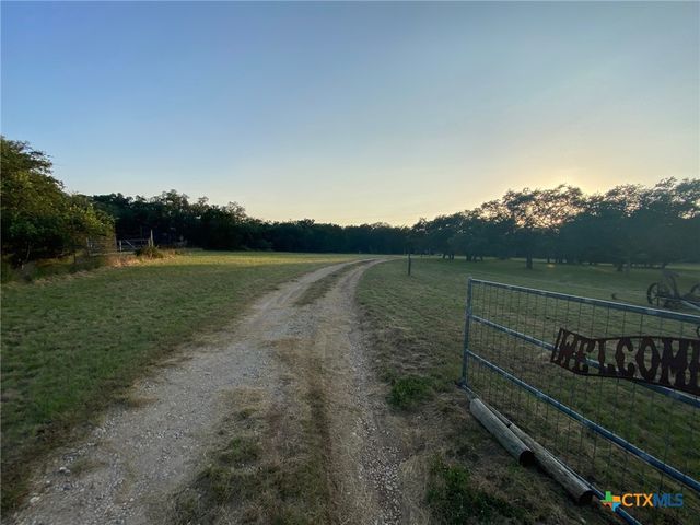 306 Plainview Road, Wimberley, TX 78676