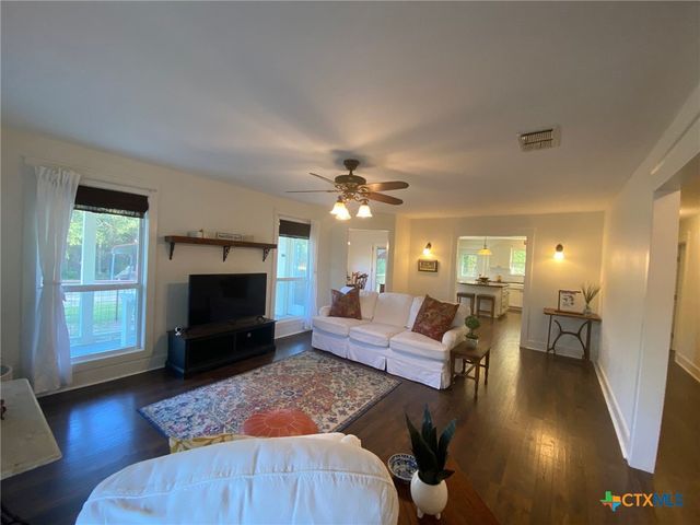 306 Plainview Road, Wimberley, TX 78676