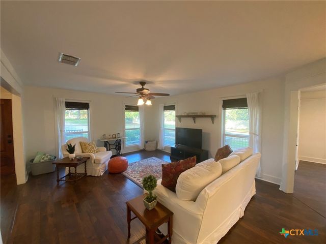 306 Plainview Road, Wimberley, TX 78676
