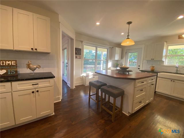 306 Plainview Road, Wimberley, TX 78676