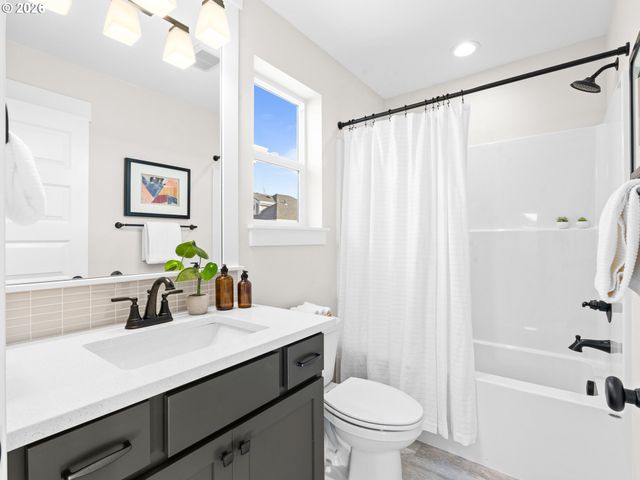 7460 N Polk Ave, Portland, OR 97203