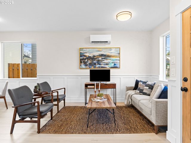 7460 N Polk Ave, Portland, OR 97203