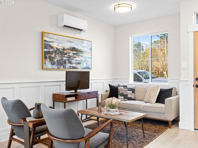 7460 N Polk Ave, Portland, OR 97203