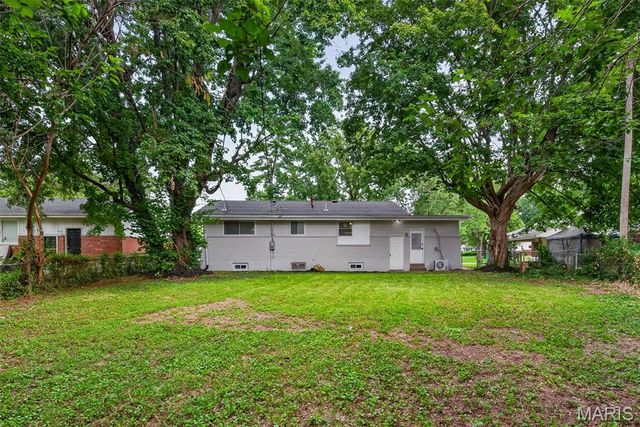 2248 Kerwin Drive, St Louis, MO 63136